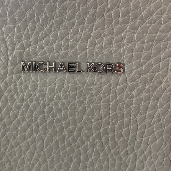 Michael Kors - Selby Large Leather Satchel - Picture 3 of 8